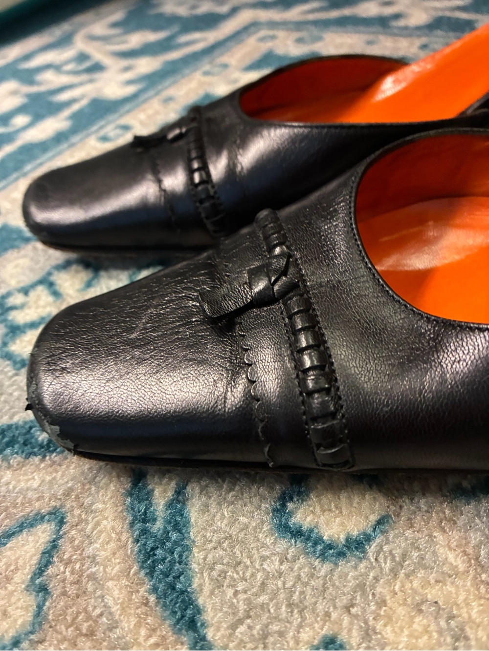 Authentic Vintage Gucci Black women’s leather slip ons. 8 1/2 - Picture 3 of 11
